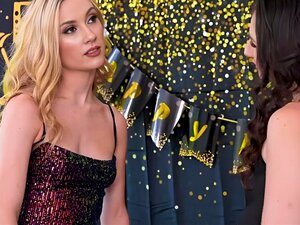 Jazmin et Liz tag ont fait équipe avec leur beau-père Brock (Brock