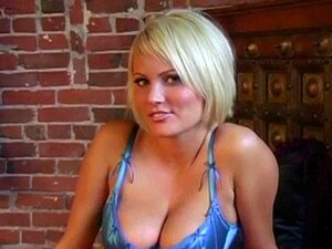 Hanna atteint l'orgasme