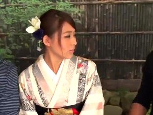 Aoi Mizuno s'occupe de deux queues dans un trio asiatique - Plus sur