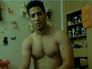 Un mec hétéro se branle une énorme bite sur webcam - /gay