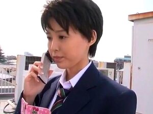 L'incroyable salope japonaise Tsukasa Aoi dans un clip JAV de