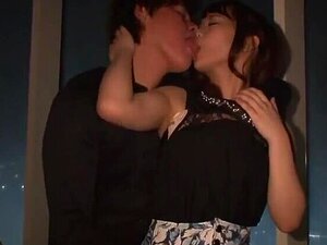 La salope adolescente japonaise bonny Anju Akane se produit dans une
