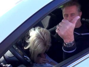 La mature française Emmanuelle a fait un gangbang. Emmanuelle a