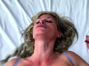 Satisfaites vos désirs avec une belle-belle-belle-belle-mère aux