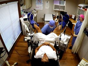 Maya Fierce, Étudiante De Première Année, Maya Farrell Obtient Des