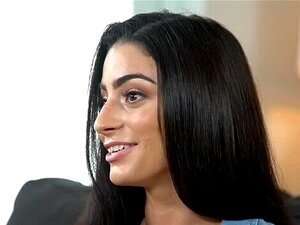 MyVeryFirstTime Latin Jasmine Vega première scène de sexe baise