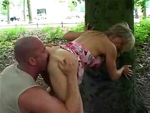 Il fait beau, alors pourquoi baiser à l'intérieur,