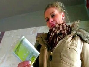 Regardez la belle Adele se salir dans cette vidéo amateur! Gros