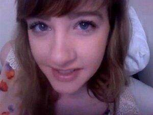 UNE MIGNONNE FRAÎCHE HUMILIE MA PETITE BITE. UNE MIGNONne FRAÎCHE