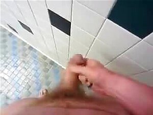 Douche publique de croisière gay