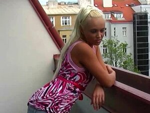 Barbie éjacule