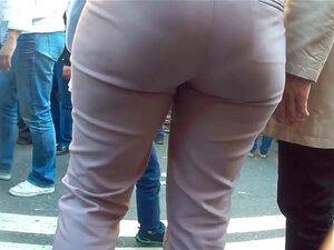 Gros cul mature en pantalon