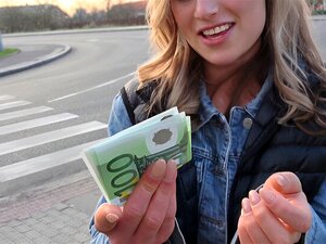 Sexy blonde américaine baise pour du fric