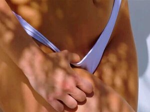 VIXEN Mia Melano a une aventure rebelle et du sexe sauvage