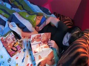 Asa Akira baise Ninja et une nana rockeuse
