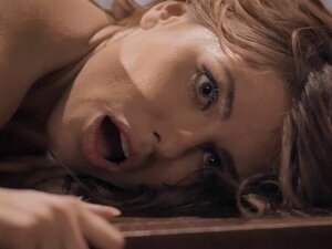 Son professeur à l'ancienne est secrètement un énorme pervers. Son