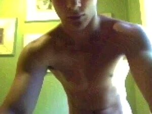 Regardez des hommes chauds se branler en direct sur webcam.
