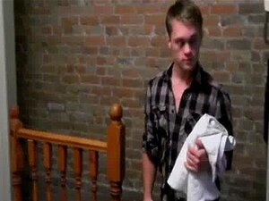 L'orgie gay Dominic a certainement trouvé l'endroit idéal pour