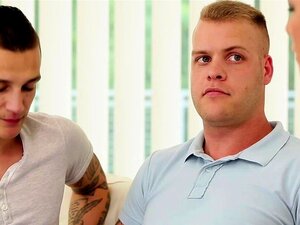 Peter et Paul Fresh s'embrassent en français