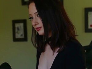 La pornstar Riley a baisé son voisin fort. La pornstar sexy et très