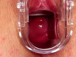 Une nympho tchèque épicée ouvre son petit pot de miel au bizarre.