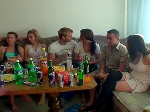 Baise en groupe à une fête