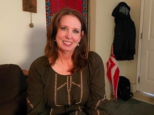 Une belle-mère Âgée Et Chaude Que j'aimerais baiser, Créatrice de