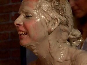Vidéo de catfight porno bordélique. Scènes rares de catfight