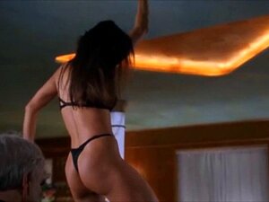 DEMI MOORE COMPILATION DE CUL PARFAITE STRIP-TEASE. DEMI MOORE