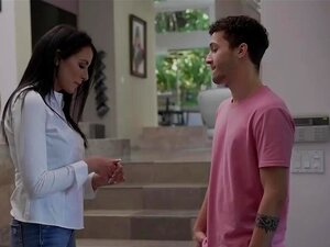 NaughtyAmerica : Belle-mère chaude que j'aimerais baiser, Reagan Foxx