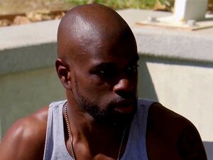 Des FEMMES bisexuelles à GROS SEINS emmènent leurs maris à la