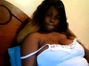 Grosse BBW noire avec des gros seins