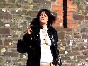 Street Floozy dans Haunch Boots, j'adore être un doxy de rue sale