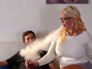 La timide alura jen baise bien. La blonde sexy alura jen *** sur une
