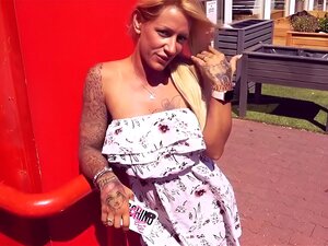 Allemand Inexpérimenté Gros seins blondie Tat COUGAR public ramasser