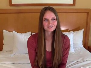 Mon copain envoie une mignonne étudiante en casting !