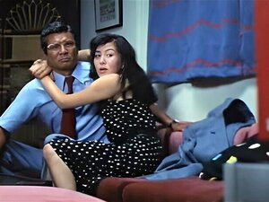 Femme dominatrice asiatique cocufie son mari