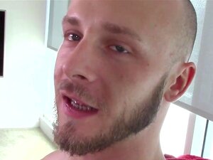 GayCastings - Bjorn Manning accède à son audition porno