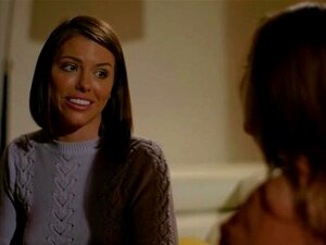 Adriana Chechik fait du léchage de chatte et du sexe en ciseaux avec.