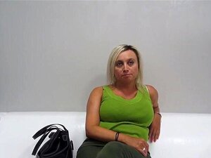 Regarde zrelaya-cheshka-na-kastinge-trahaetsya-i-sladko-stone