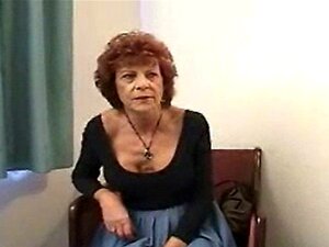 Pipe d'une grand-mère rousse et milf