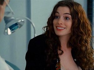 Préparez-vous à être séduit par la magnifique célébrité alors