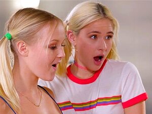 Jeux sexuels sensuels entre Cherie Deville, Natalia Queen et Jessie