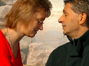 Kinky Granny Manuela Montre Ses Compétences Sexuelles Coquines Sur