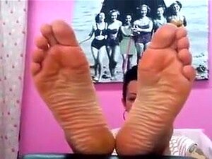 Découvrez le plaisir ultime du fétichisme des pieds avec les grands