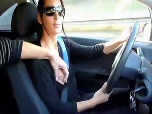 Les amateurs deviennent si coquins dans la voiture