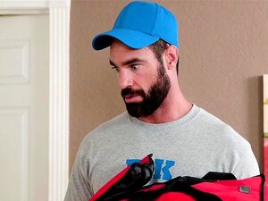 Romi Rain et Aspen Romanoff dans un gros pourboire pour les salopes de