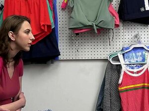 Laissez-vous emporter par une rencontre interdite alors qu'un roi du