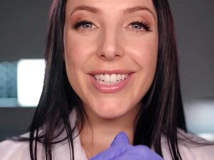 Brandi Love s'assoit sur le visage de Reagan Foxx alors qu'ils sont