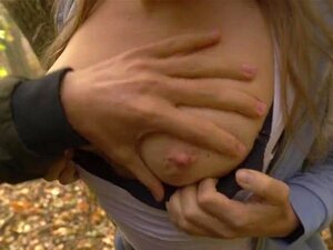 Que faire dans une forêt allemande ? - Chevaucher un bélier !